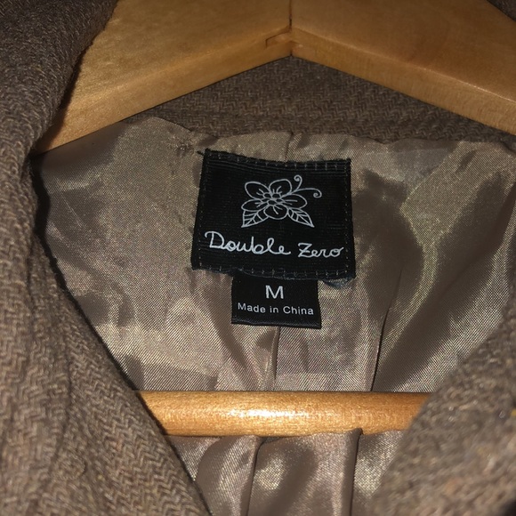 Fabulous taupe colored jacket - Picture 9 of 10